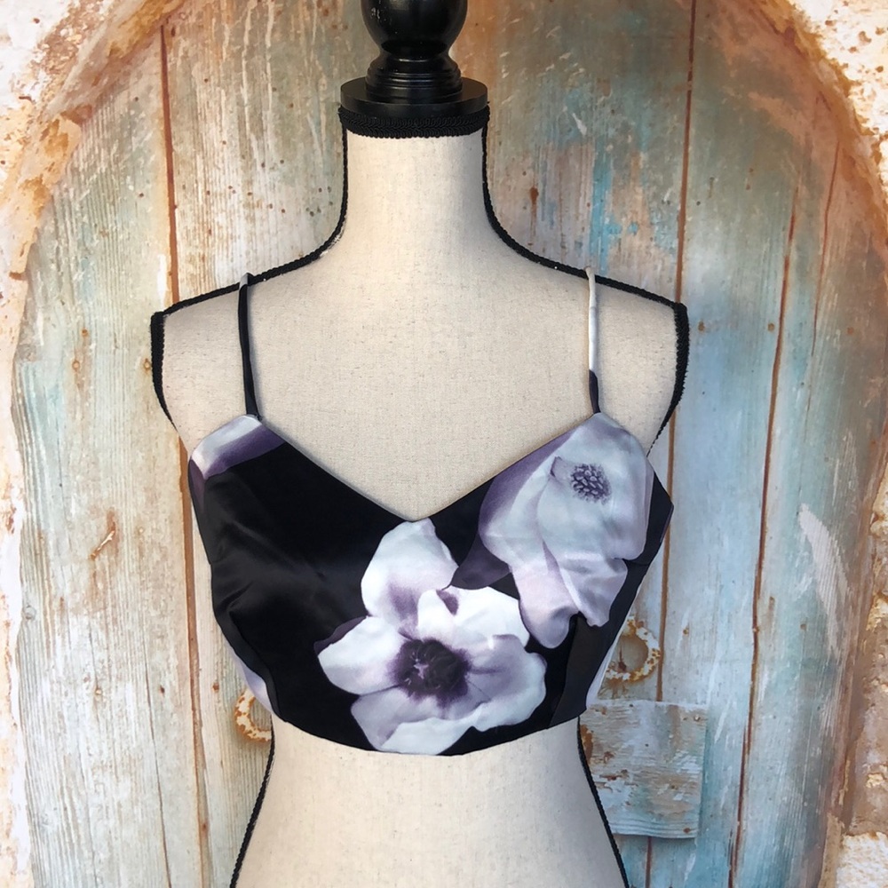 NWT Muse Fashion House L’ATISTE Crop Top Size M